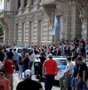 Corpo encontrado na Argentina paralisa eleições enquanto país aguarda necrópsia