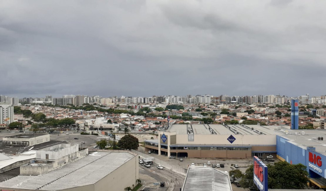 Inmet alerta para chuvas intensas em todo litoral de Alagoas
