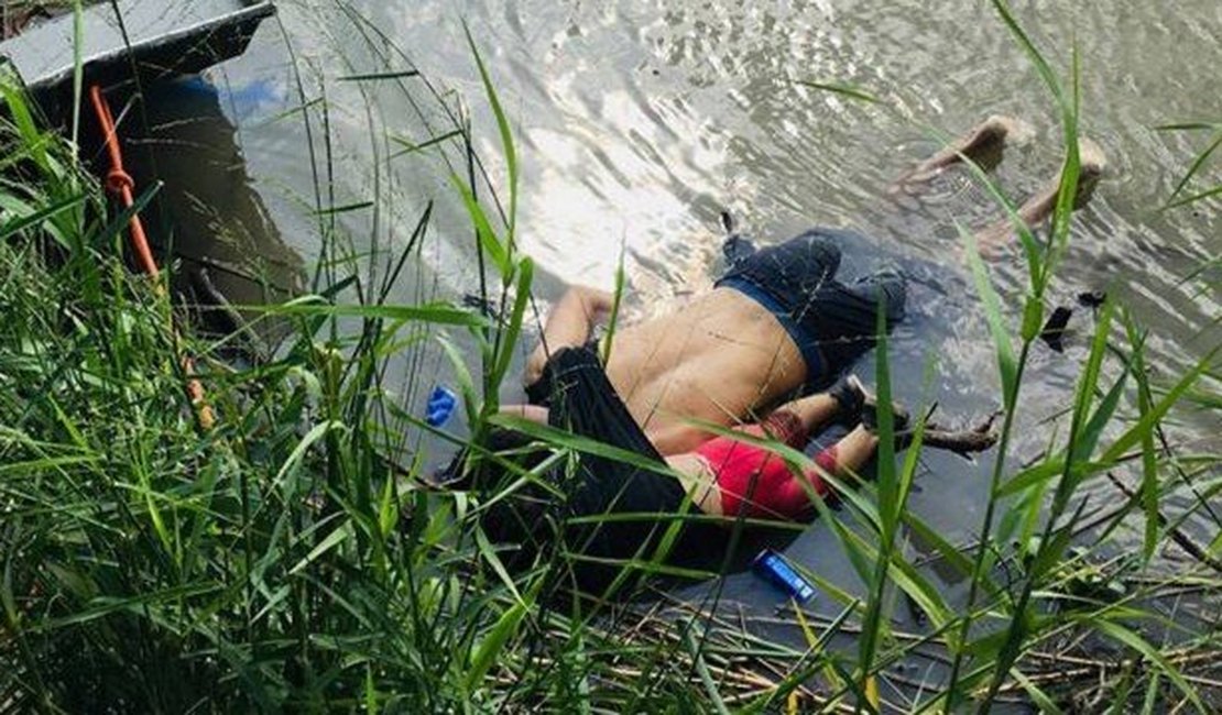 Pai e filha morrem abraçados ao tentar atravessar fronteira dos EUA