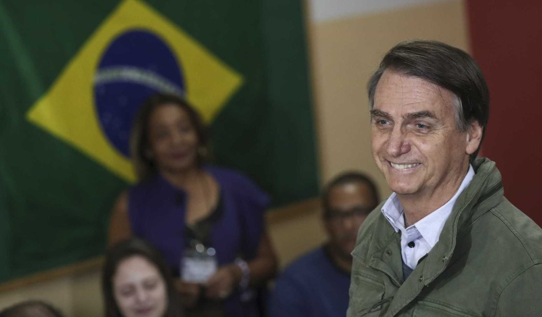 Bolsonaro segue passos de Trump e adota rede social para discursar