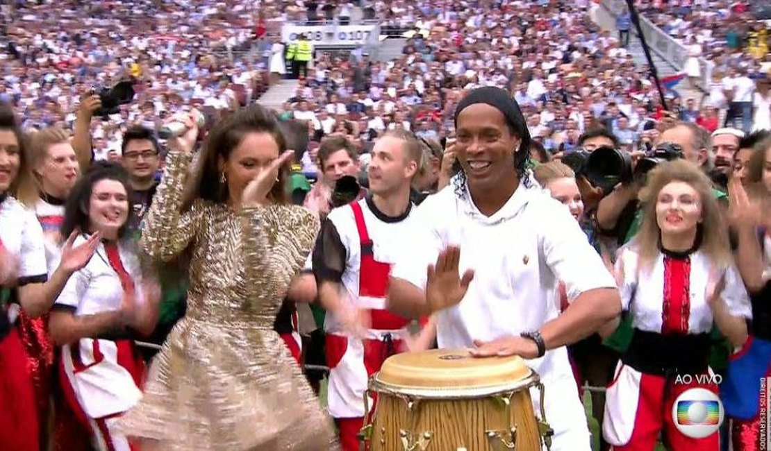Ronaldinho Gaúcho aparece no encerramento da copa e vira o 'rei dos rolês aleatórios'