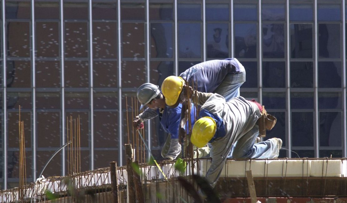 Justiça do Trabalho determina suspensão de atividades de empresa de construção civil