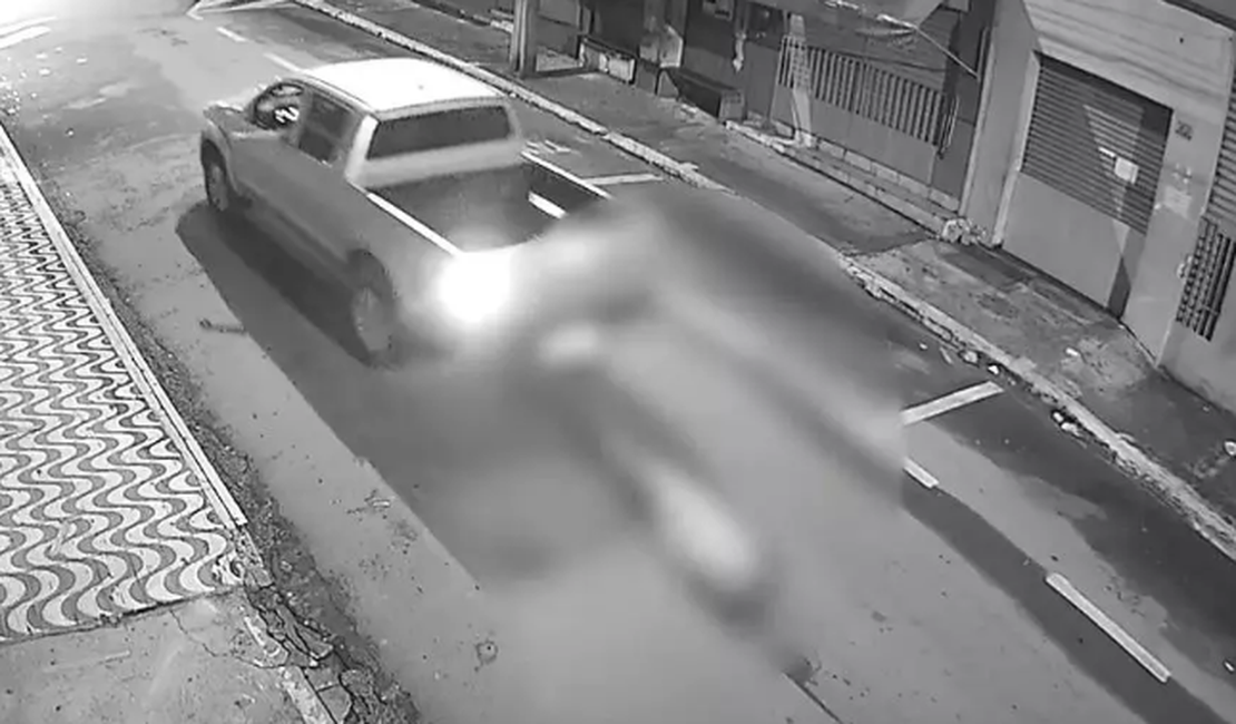 Empresário é preso após amarrar morador de rua em carro e arrastá-lo até a morte