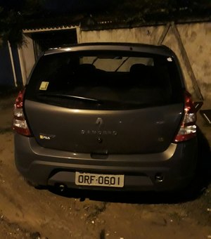 Força Tarefa recupera veículo roubado abandonado no Cleto Marques Luz