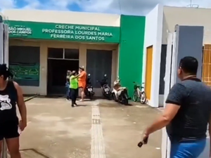 [Vídeo] Homem armado invade escola em São Miguel dos Campos