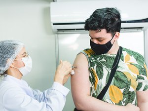 Maceió vacina adolescentes de 15 anos com iniciais de H a Z nesta quarta (08)