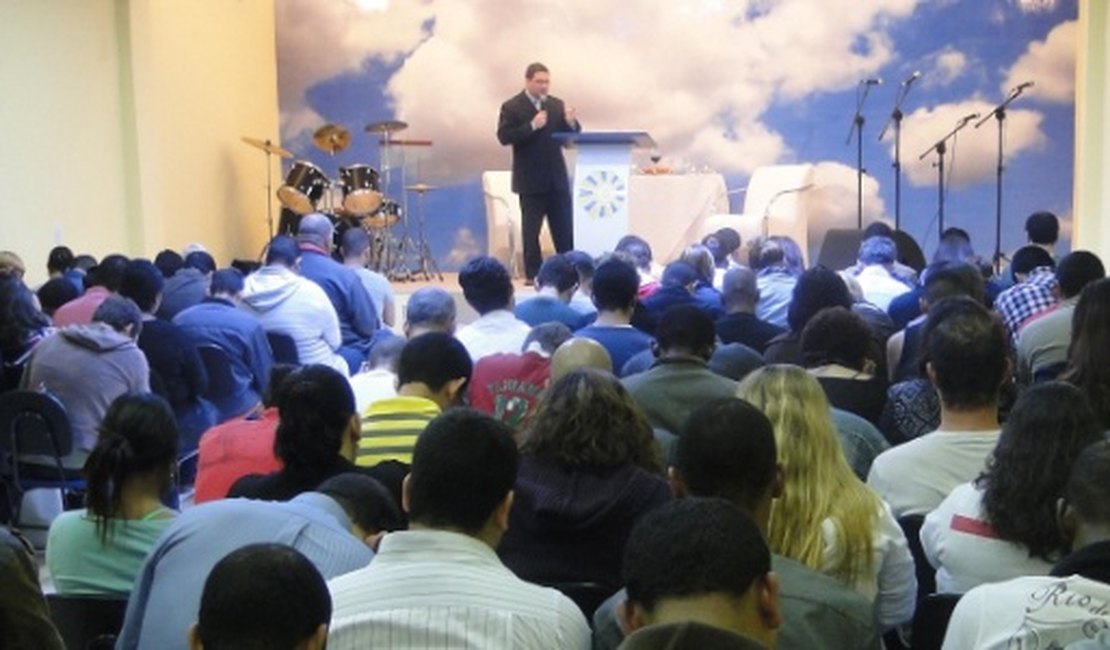 Desafiando preconceito, cresce número de igrejas inclusivas no Brasil 