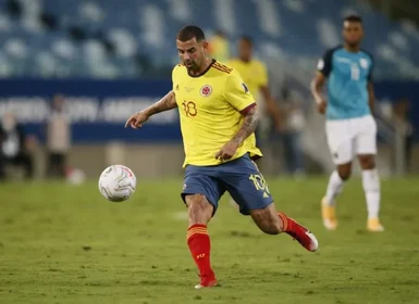 Cobrança de falta ensaidada dá à Colômbia vitória sobre Equador na Copa América