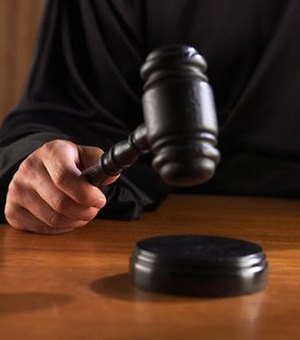 Jurados absolvem acusada de mandar matar o ex-marido 