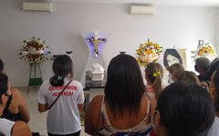 Restos mortais de Roberta Dias é velado em Penedo e sepultado em Piaçabuçu