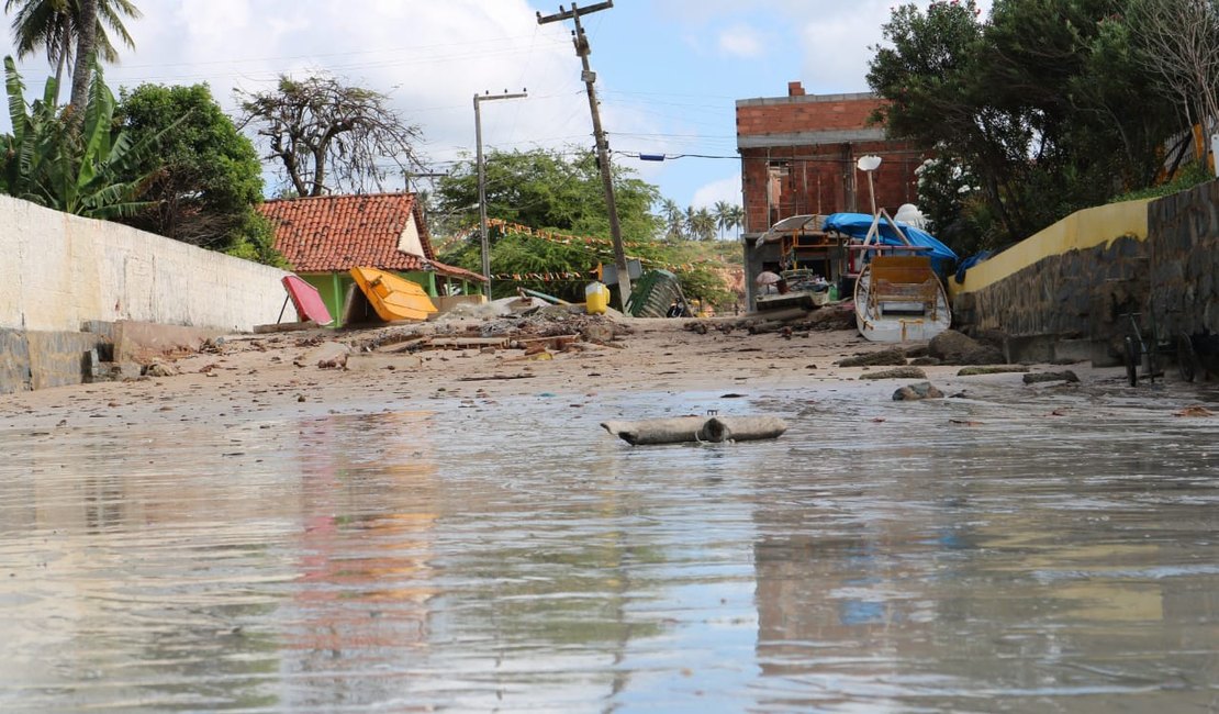 Moradores de Barra Grande denunciam abandono de praça pública