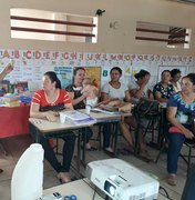 Comunidade escolar de Lagoa da Canoa participa de programa de Formação Continuada