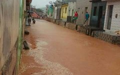 Ruas do Centro de Jacuípe foram atingidas pelas águas