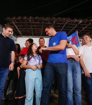 Rui Palmeira e Arthur Albuquerque percorrem 5 municípios e 10 bairros neste fim de semana