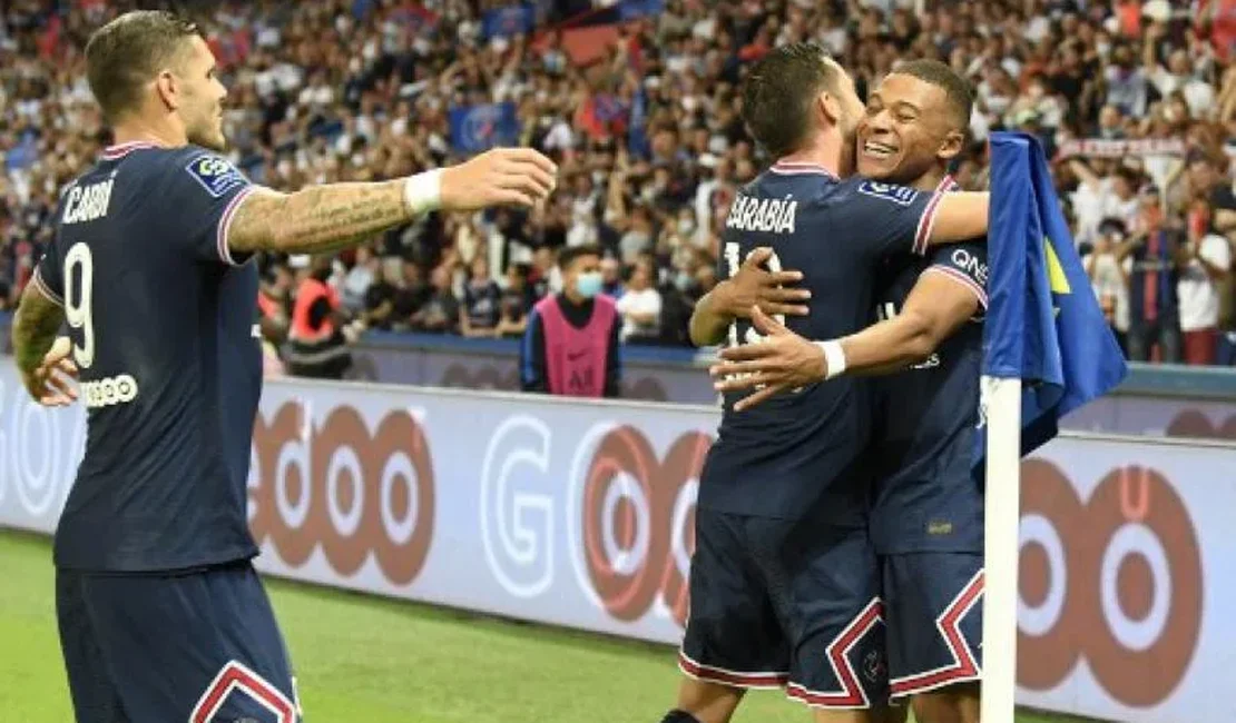 Ainda sem Messi e Neymar, PSG vence Strasbourg sob o comando de Mbappé no Campeonato Francês