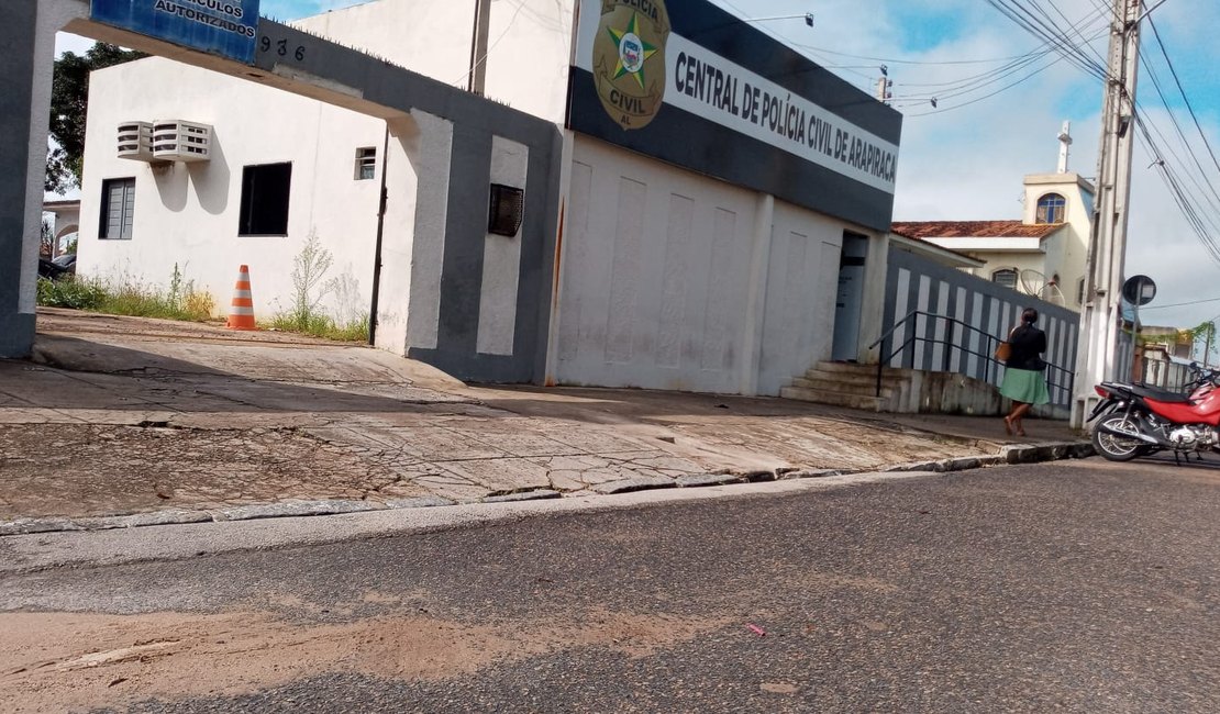 Motocicleta com queixa de roubo é recuperada pela polícia, em Arapiraca