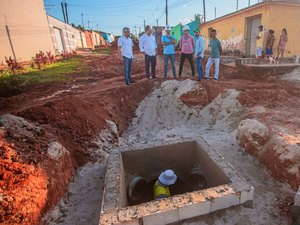 Prefeitura de Arapiraca retoma conclusão das obras de pavimentação no Planalto e São Luiz