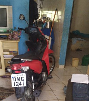Após denúncia, PM recupera moto Honda Biz 110 que havia sido roubada em Arapiraca