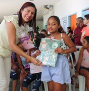 Crianças internadas ganham presentes natalinos no Hospital de Emergência do Agreste 