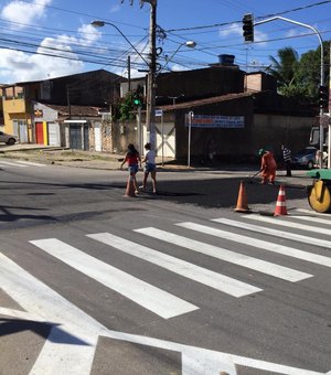 Cruzamento na Santa Lúcia, em Maceió, recebe nova sinalização semafórica