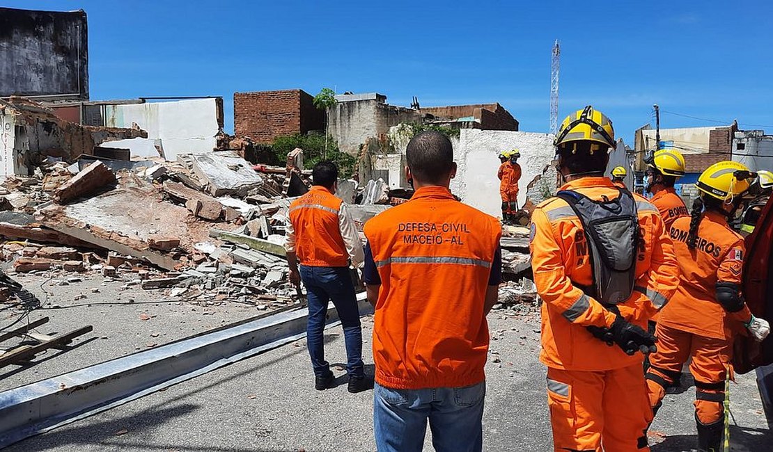 Casas desabam no Pinheiro e assustam moradores da região