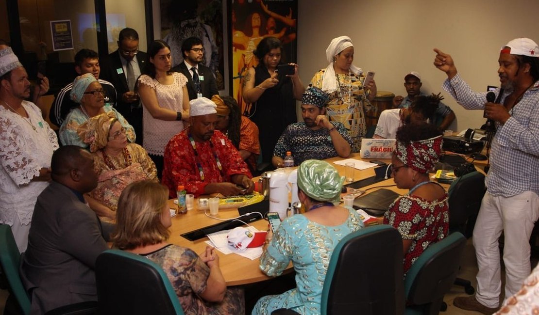 Manifestantes ocupam Ministério da Cultura por políticas para movimentos de matriz africana