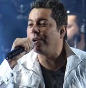 Morre o cantor e compositor Louro Santos após batalha contra a covid-19