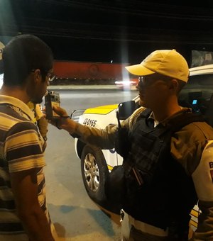 BPRv realiza operação Lei Seca e autua condutores no Benedito Bentes