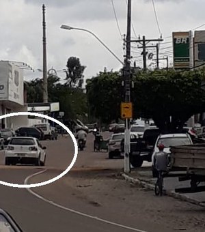 Polícia tenta decifrar placa do carro envolvido em duplo homicídio em Delmiro