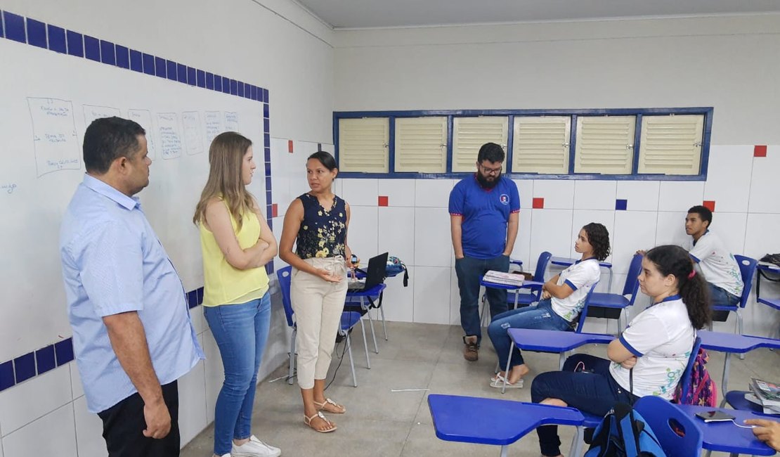 Deputada Cibele Moura visita escolas do Estado de Porto Calvo
