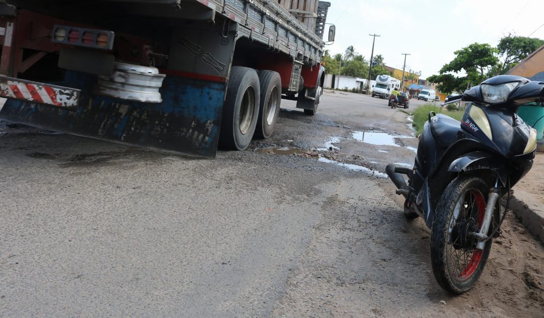 Colisão entre carro e moto deixa um ferido na AL 101 Norte, em Maragogi