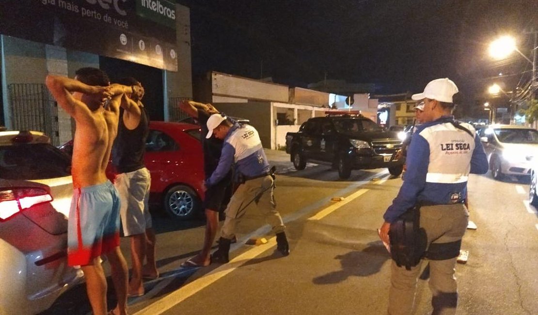 Lei Seca flagra motorista em situação de alcoolemia e inabilitados em Maceió