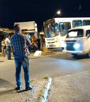 Ciclista morre após colidir com ônibus no Conjunto Osman Loureiro