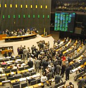 Câmara pode votar hoje projeto que regulamenta a terceirização