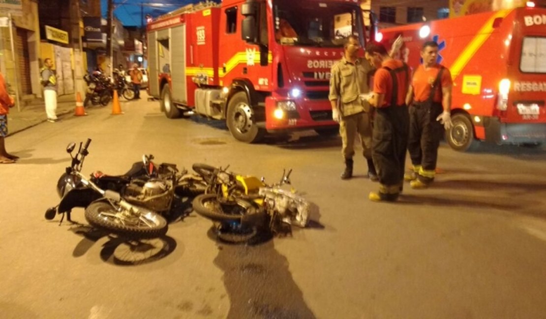 Acidente entre duas motocicletas deixa dois feridos