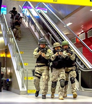Simulação de ataque terrorista movimenta estação do metrô de SP