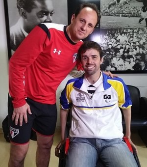 Ex-goleiro do São Paulo participa da Paralimpíada e recebe apoio de Ceni