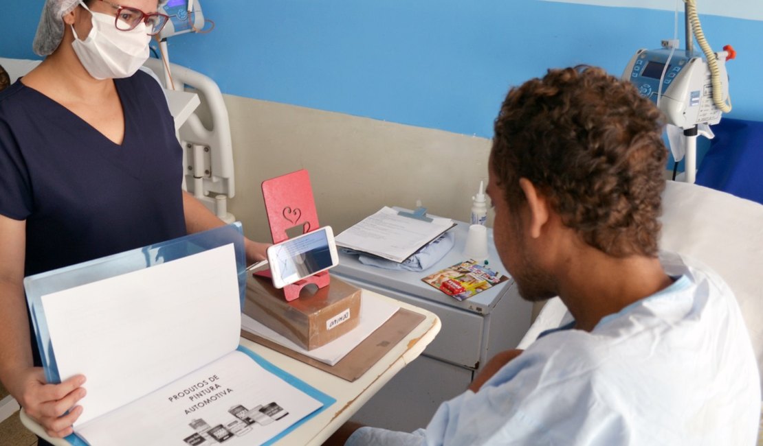 Terapia Ocupacional estimula progresso de pacientes no Helvio Auto