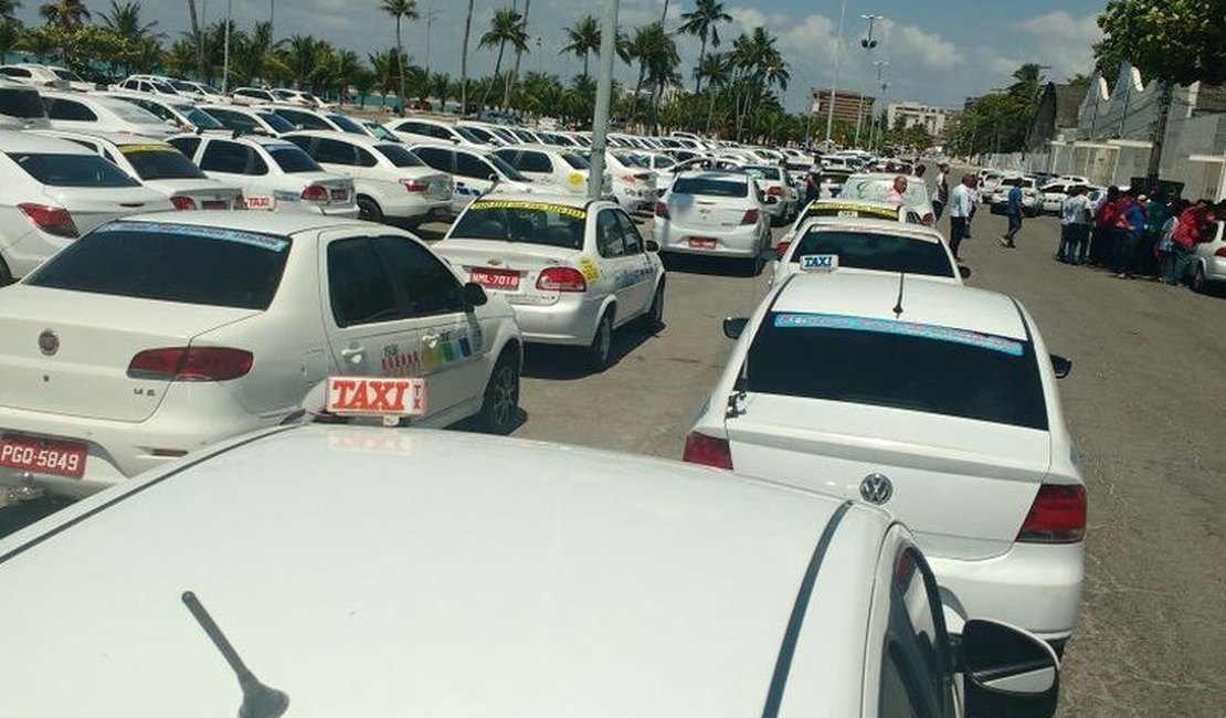 Associação convoca taxistas e pretende 'parar' centro de Maceió na quarta (28)