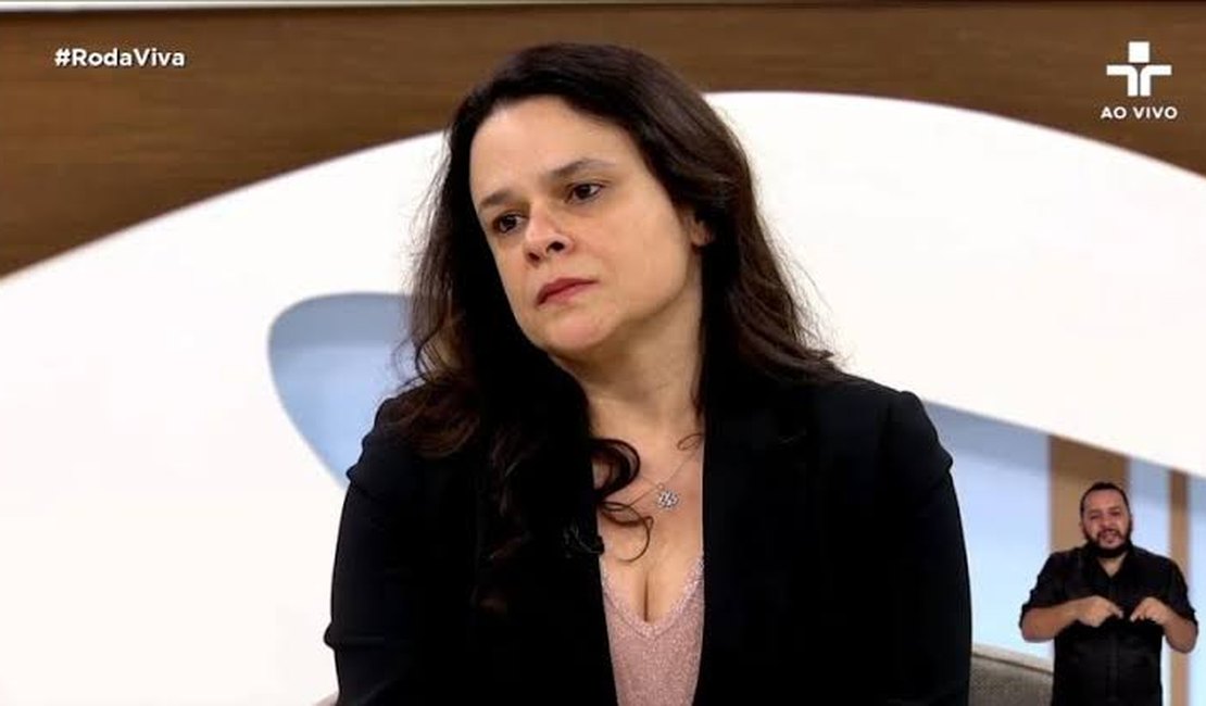 Janaina Paschoal vê risco de Bolsonaro não terminar mandato
