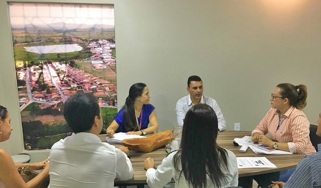 Prefeitura e Sebrae firmam parceria para fortalecer empreendedorismo em Lagoa da Canoa