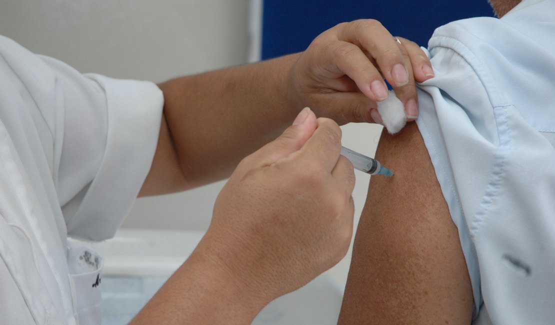 Governo prorroga prazo de vacinação contra gripe até 15 de junho