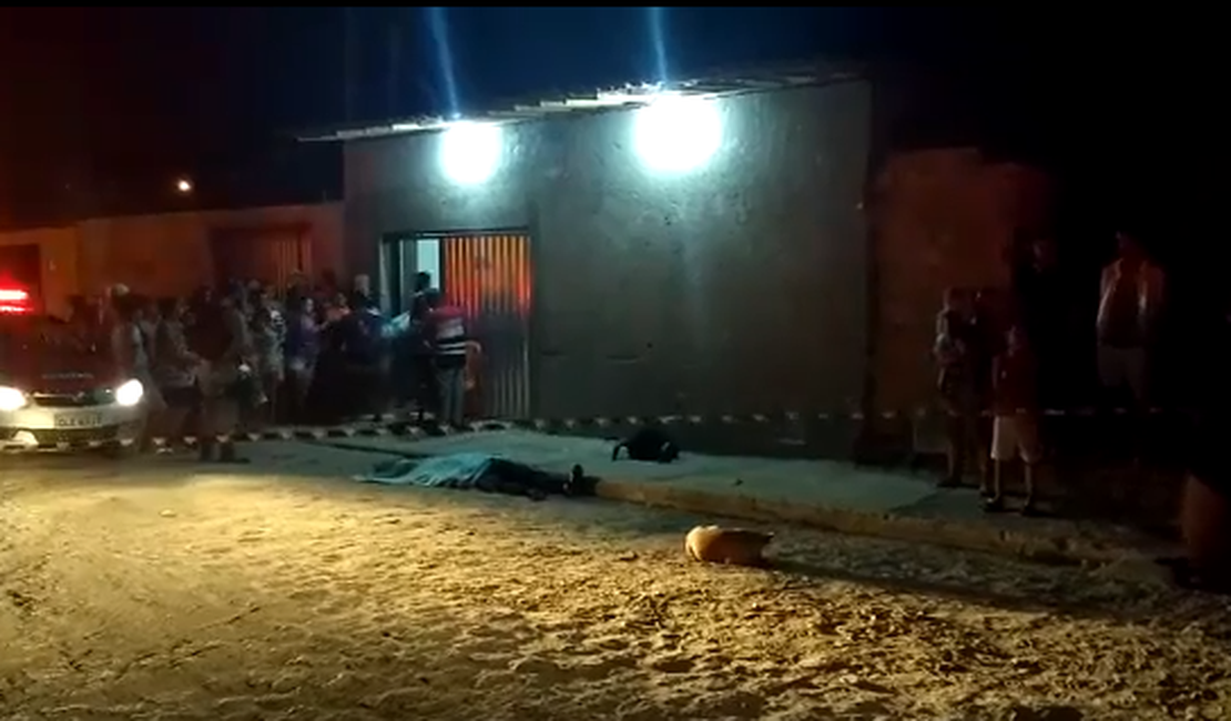 [Vídeo] Jovem com passagem pela polícia é assassinado em frente a um bar no Agreste