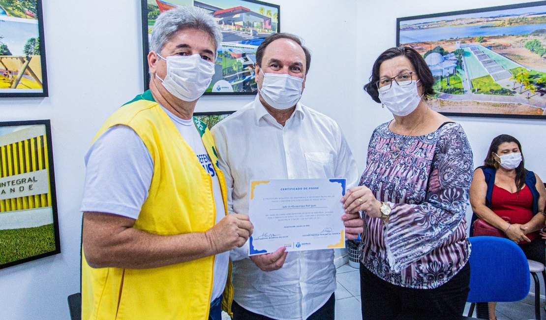 Prefeito de Arapiraca dá posse aos membros do novo Conselho Municipal de Saúde