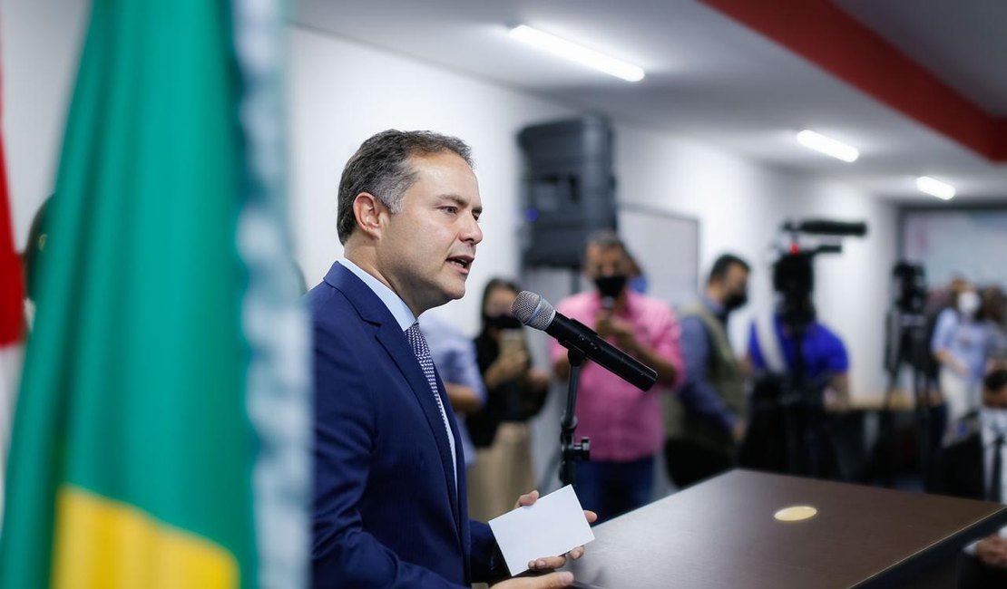Renan Filho volta a falar de possíveis mudanças no secretario neste ano