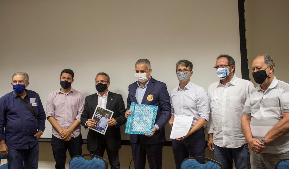 Trade turístico entrega propostas do setor para candidatos à Prefeitura de Maceió