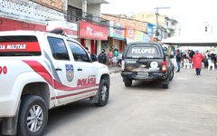 Polícia fecha estabelecimentos não essenciais no comércio de Porto Calvo