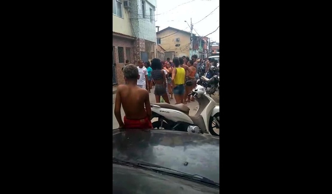 Polícia prende suspeito de matar mulher a facadas no Complexo do Alemão
