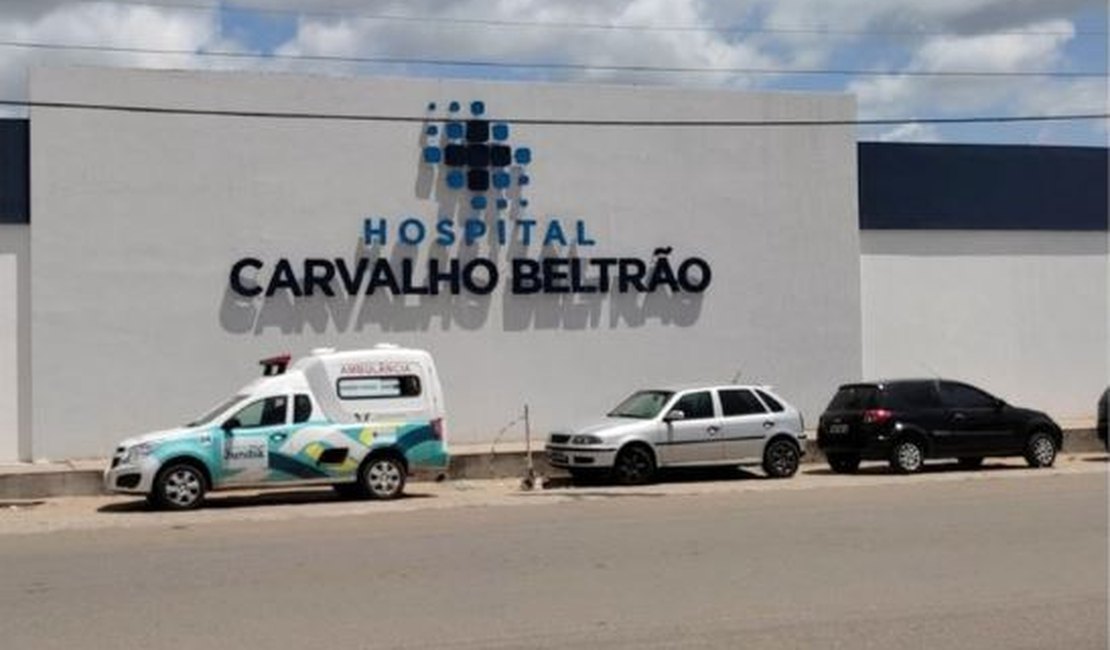 [Vídeo] Paciente faz denúncia contra Hospital Carvalho Beltrão, de Coruripe: 'Calor e mofo nas paredes'