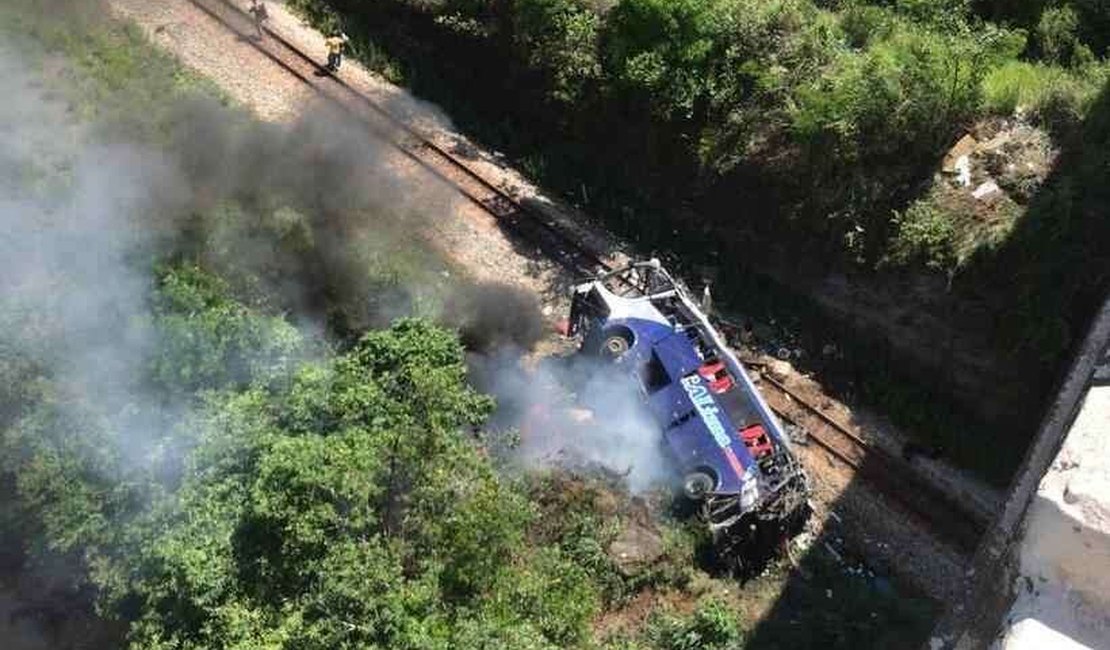 11 passageiros do ônibus que saiu de Mata Grande, em Alagoas, continuam internados